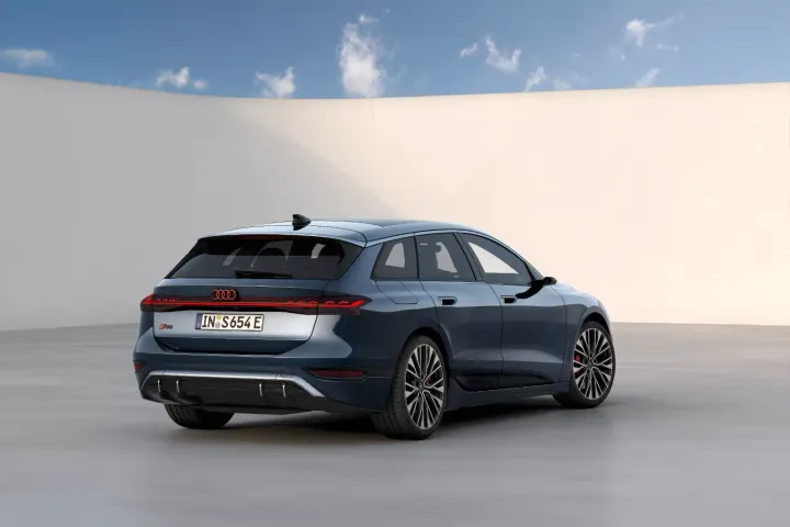 lunghezza audi a6 avant e-tron