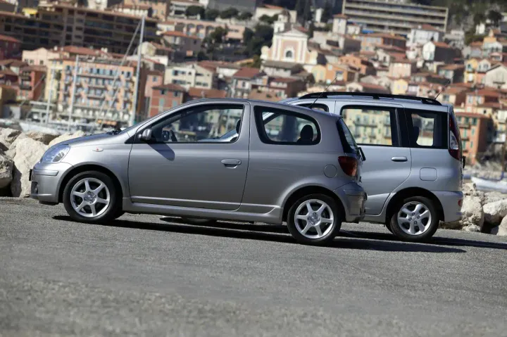 toyota yaris 24