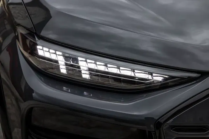 Audi Q6 e-tron fari