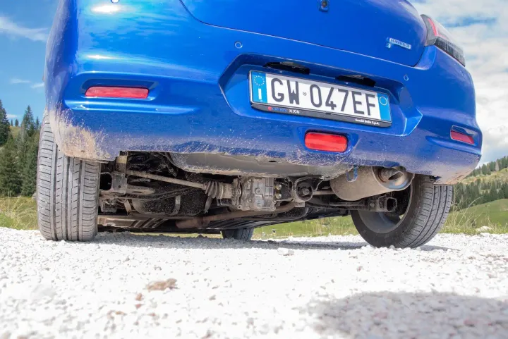 nuova suzuki swift hybrid differenziale