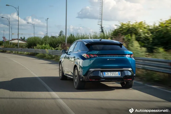peugeot e3008gt 03