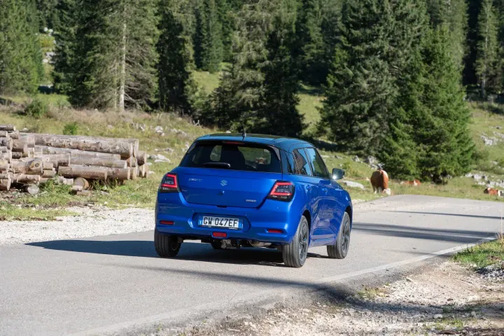 suzuki swift hybrid allgrip 2024 guida posteriore