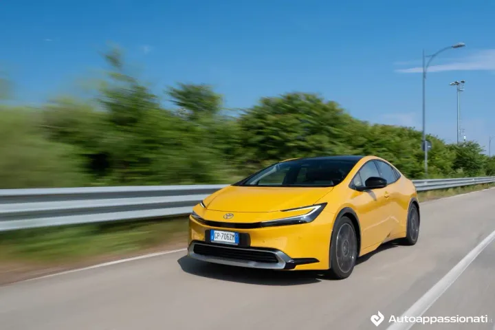 toyota prius 2024 03