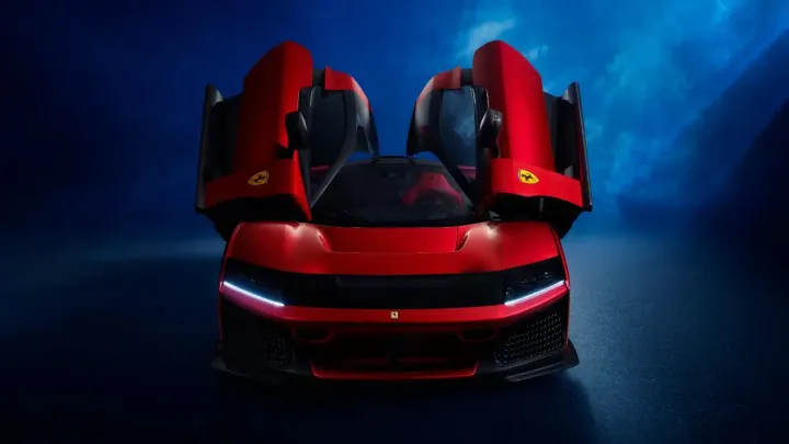 ferrari f80 apertura portiere