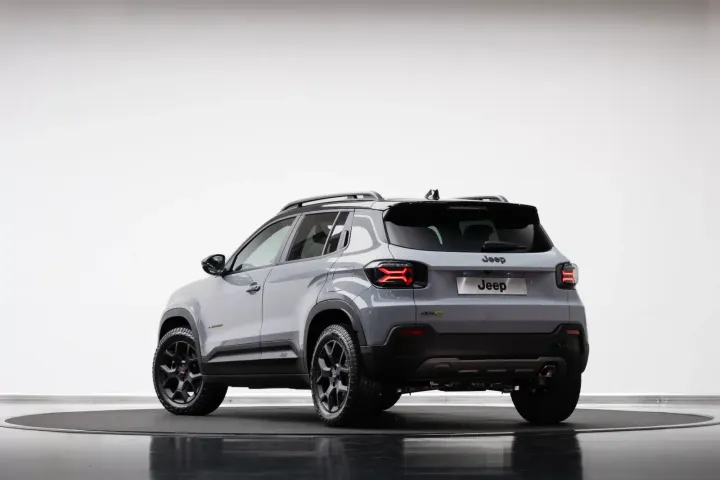 jeep avenger 4xe tnf edition