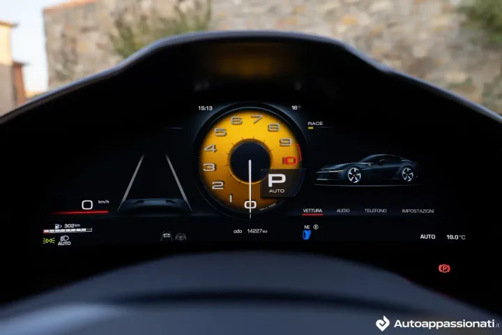driver display ferrari 12cilindri