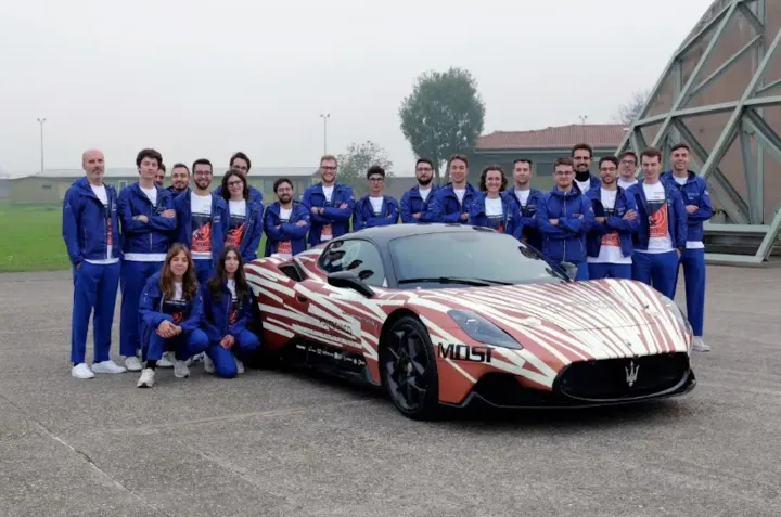 maserati mc20 ai 2