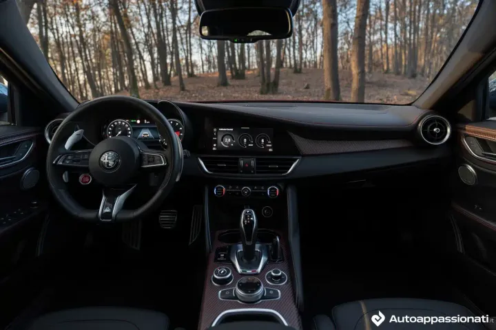 alfa romeo giulia quadrifoglio supersport 19