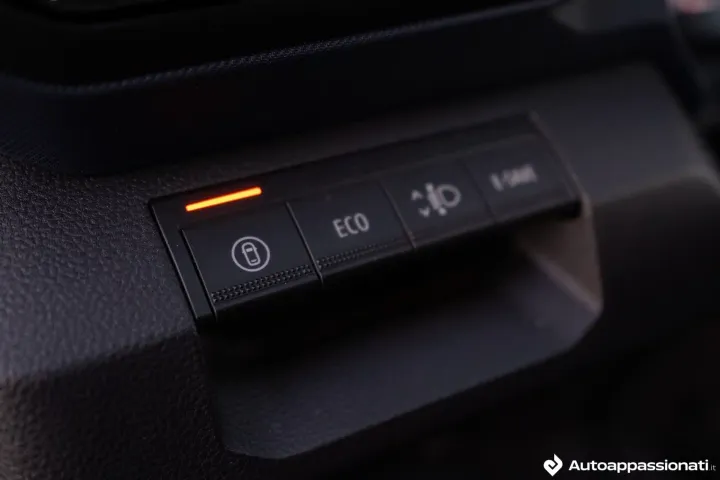 dacia duster hybrid journey 06