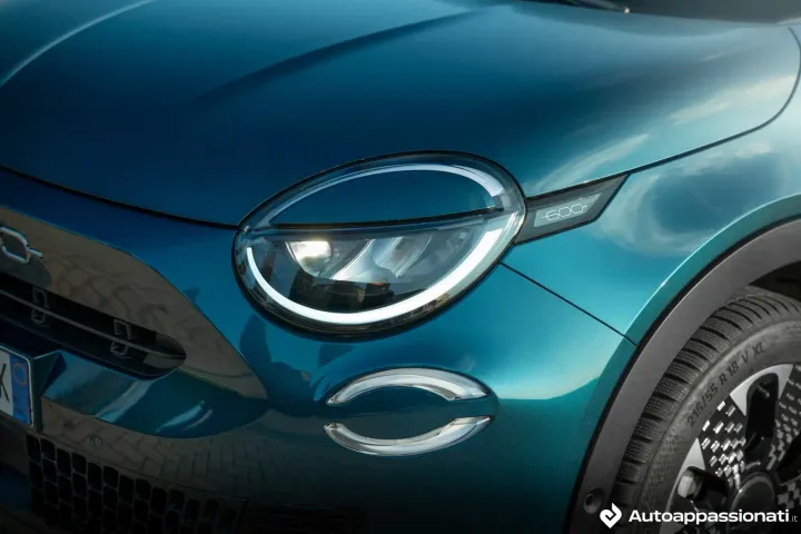 faro anteriore fiat 600 hybrid