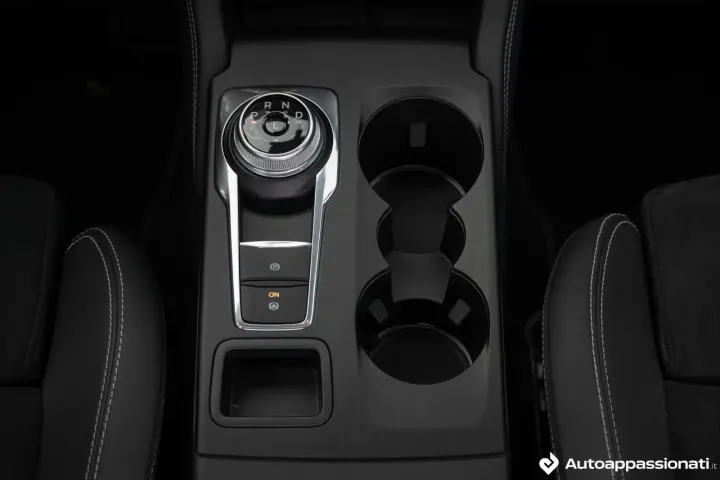 tunnel centrale ford kuga 2024