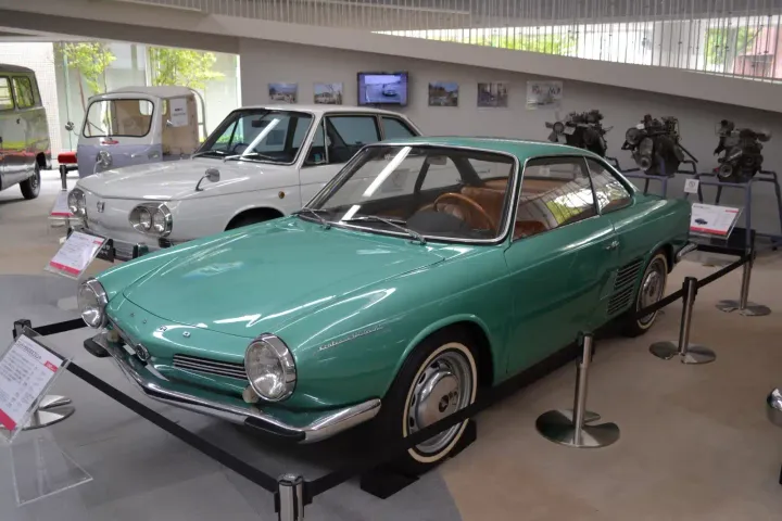 hino contessa