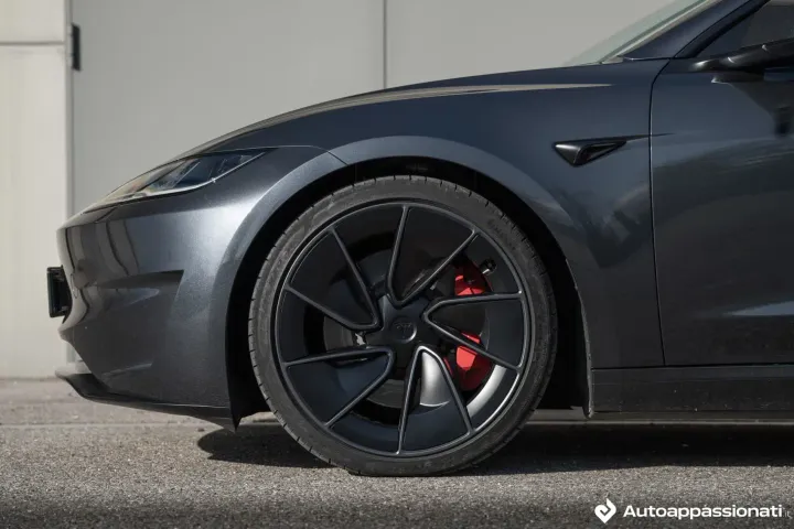 cerchi tesla model 3 performance