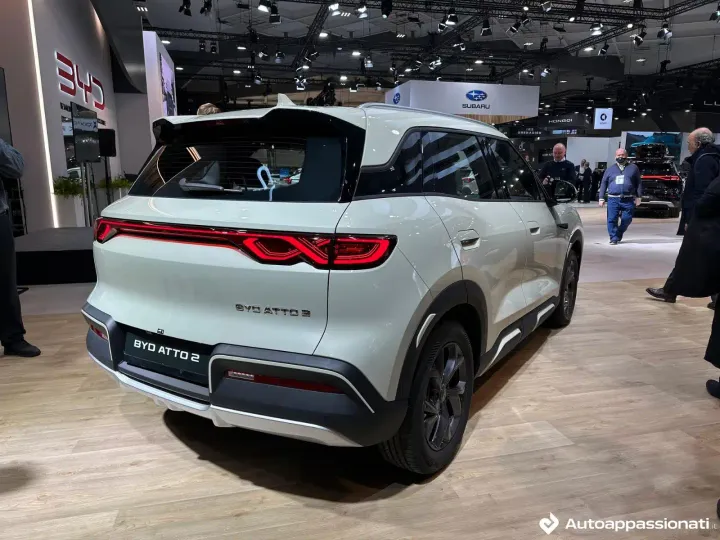 byd atto 2 rear