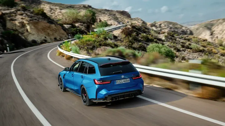 BMW M3 CS Touring engine motore potenza