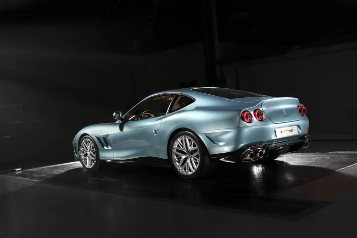 Superleggera_Veloce12_Azzurro_Cielo_6-scaled