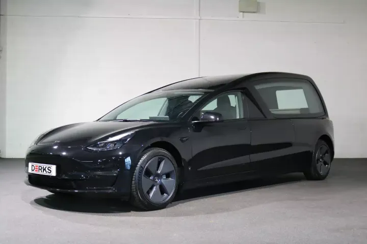 tesla funebre 3