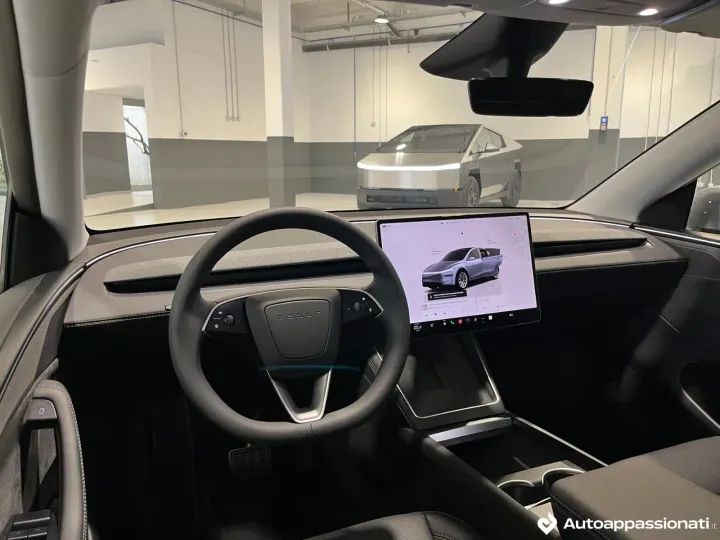 interni tesla model y juniper