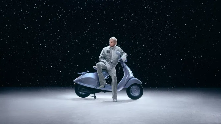 Vespa 946 Snake