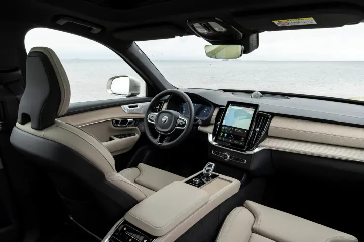 interni volvo xc90 2025