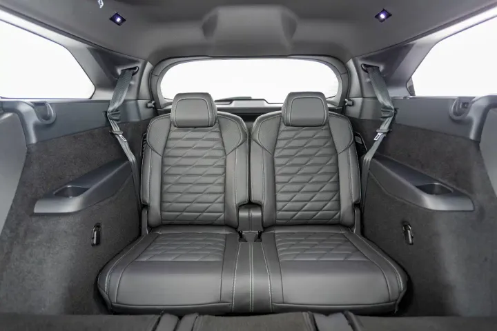 terza fila peugeot 5008