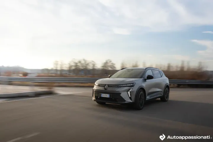 dinamica renault scenic e-tech 2025