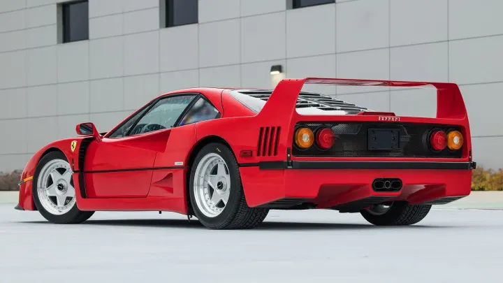 1990-ferrari-f40