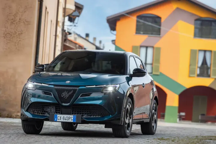 Alfa Romeo Junior Q4