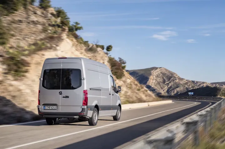 mercedes benz sprinter 2025 posteriore