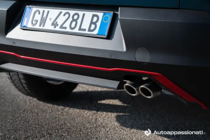 Alfa Romeo Junior Hybrid scarico