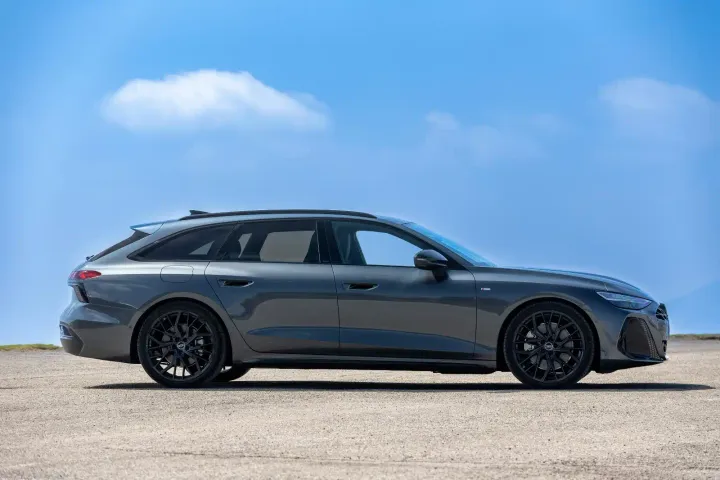 dimensioni audi a6 avant 2025