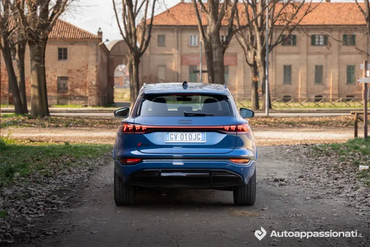 posteriore audi sq6 e-tron