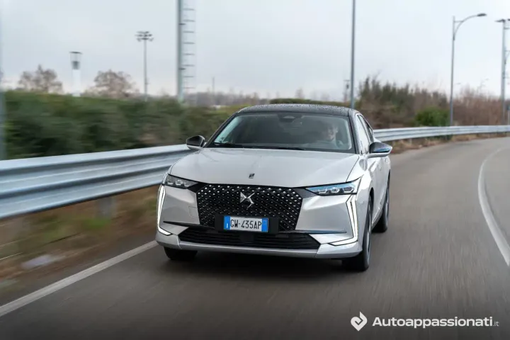 dinamica ds 4 hybrid