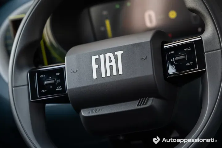 fiat grande panda elettrica 17