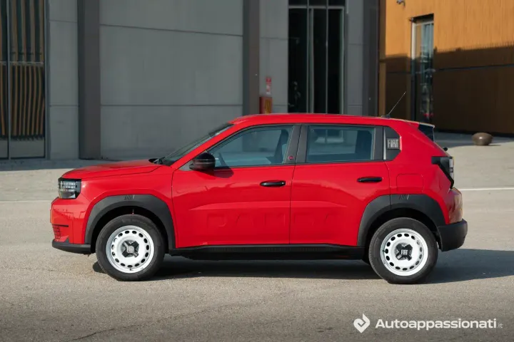 fiat grande panda elettrica 4