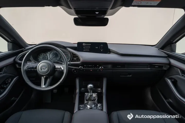 mazda 3 2025 25 plancia piu stretta