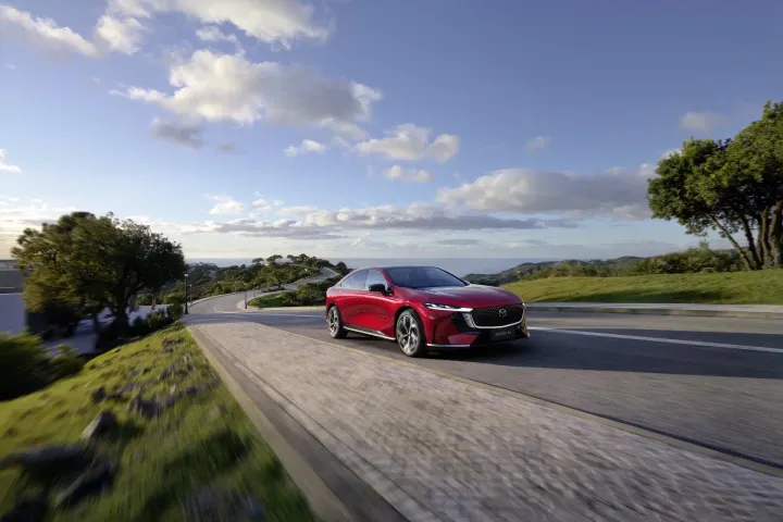 Mazda 6e guida
