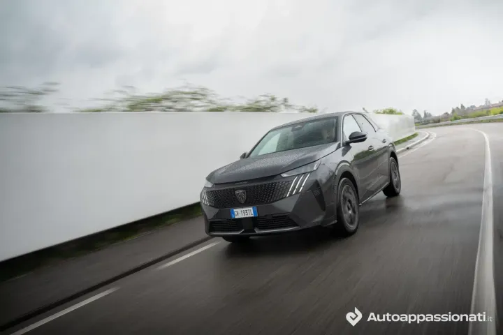 3008 hybrid dinamica