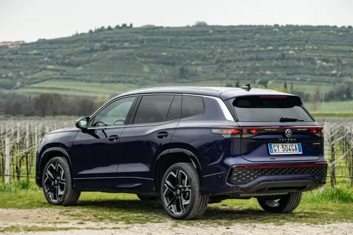 volkswagen tayron posteriore