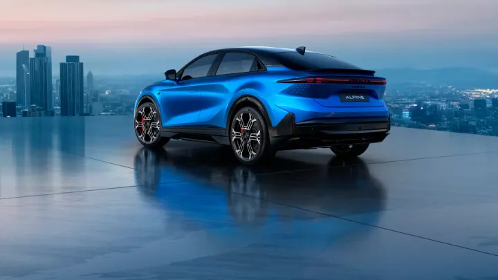 Alpine A390