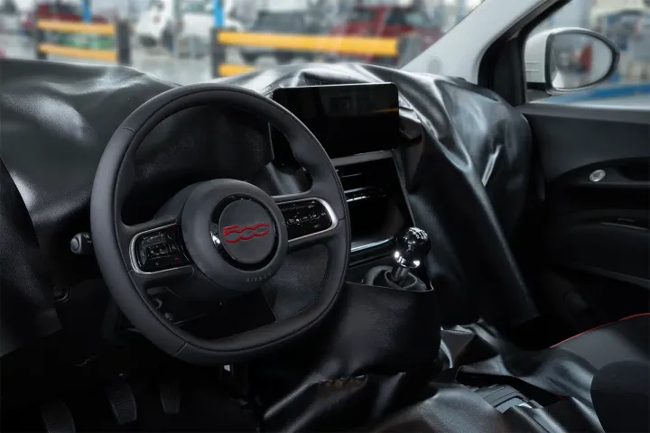 Nuova FIAT 500 ibrida interni