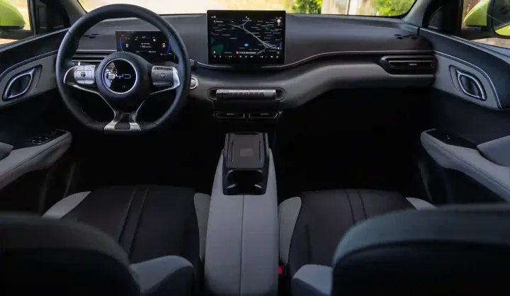 byd dolphin surf interni complessiva jpg