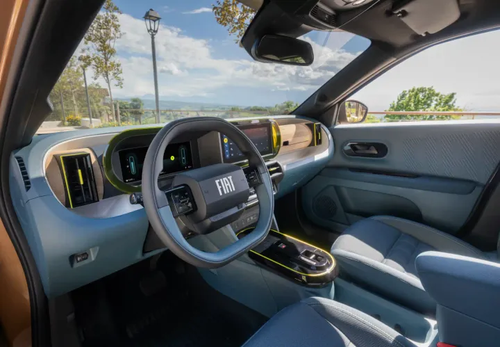 FIAT Grande Panda Hybrid interni