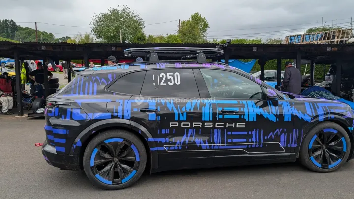 Porsche Cayenne elettrica