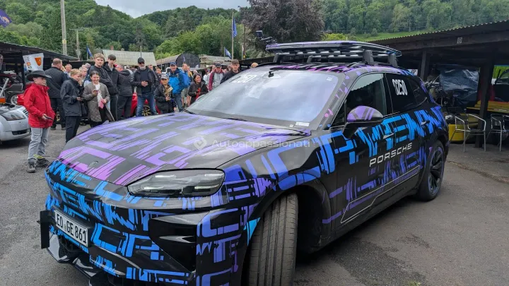 Porsche Cayenne elettrica