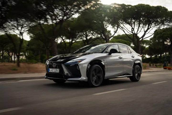 lexus rz