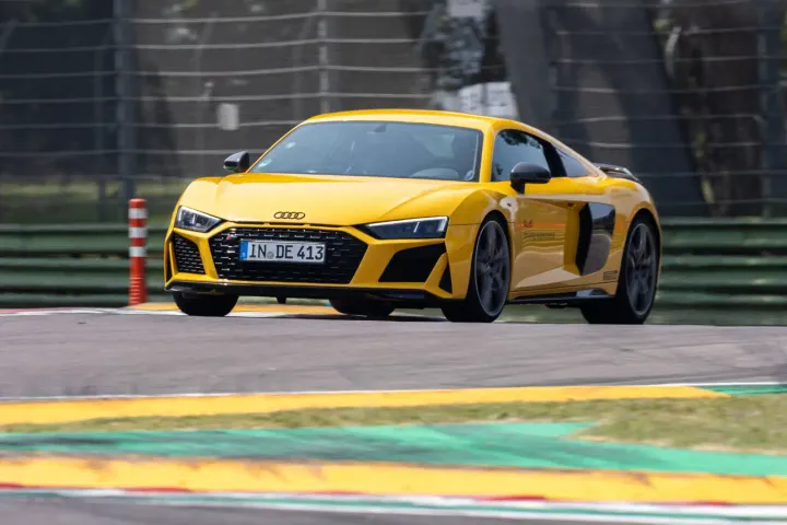 audi r8 performance