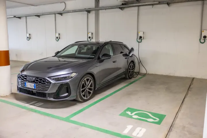 audi a5 e-hybrid