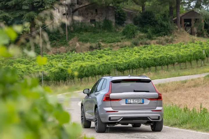 volvo xc60 plug-in hybrid