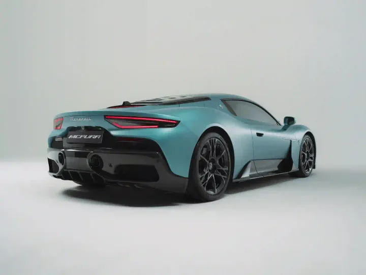 maserati mcpura 2025 2